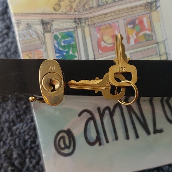 Louis Vuitton Lock & 2 Keys - LV Padlock - Picture 5 of 7